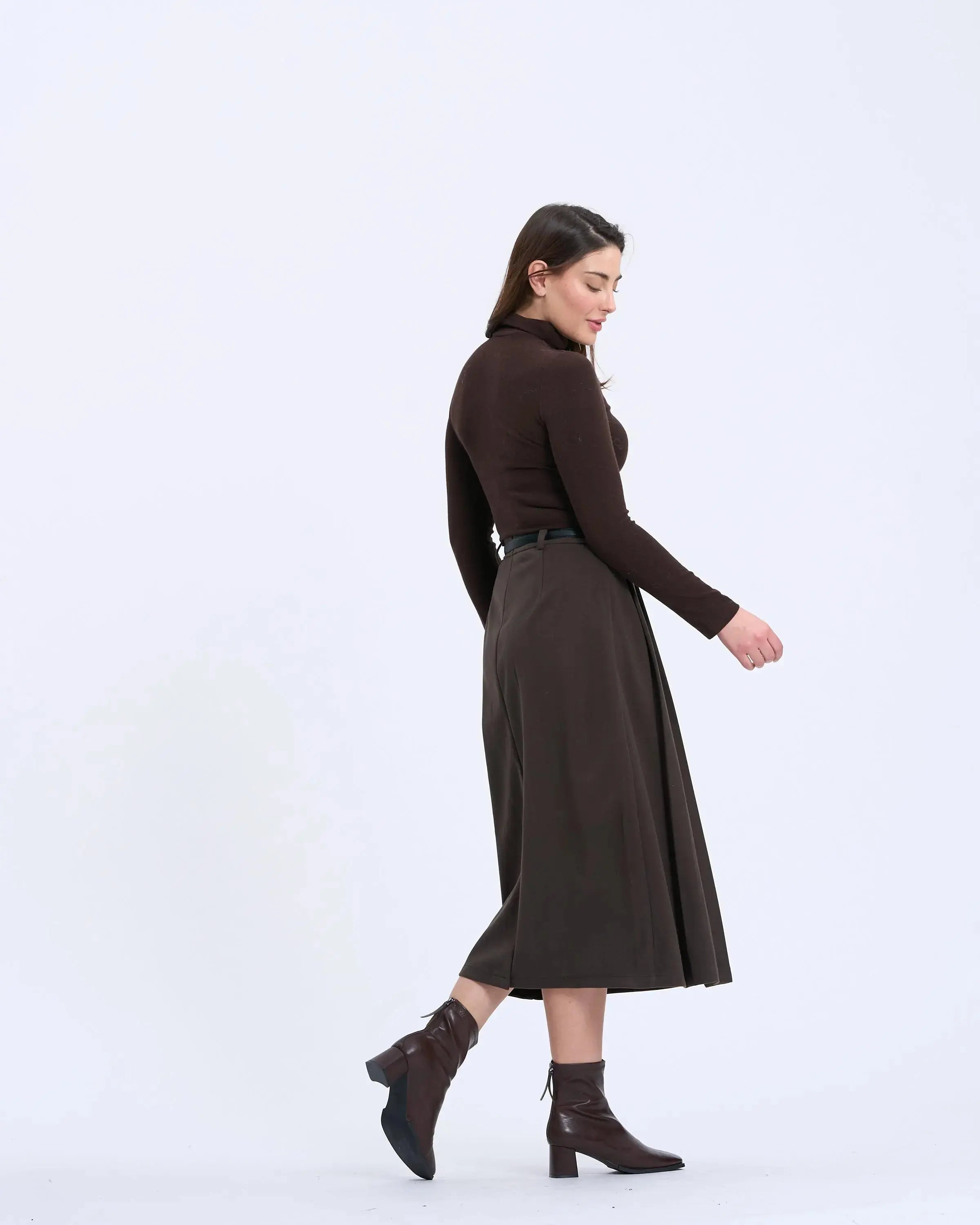 Essential Women's Shoes | Timeless Footwear | Mirra Masa