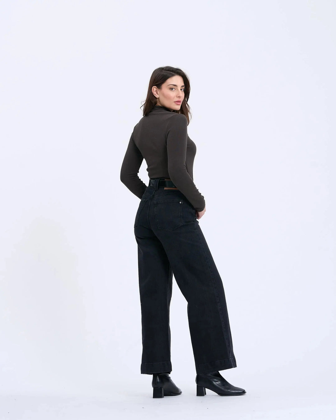 An image of a   1414Q Wide Leg Jeans by  Mirra Masa