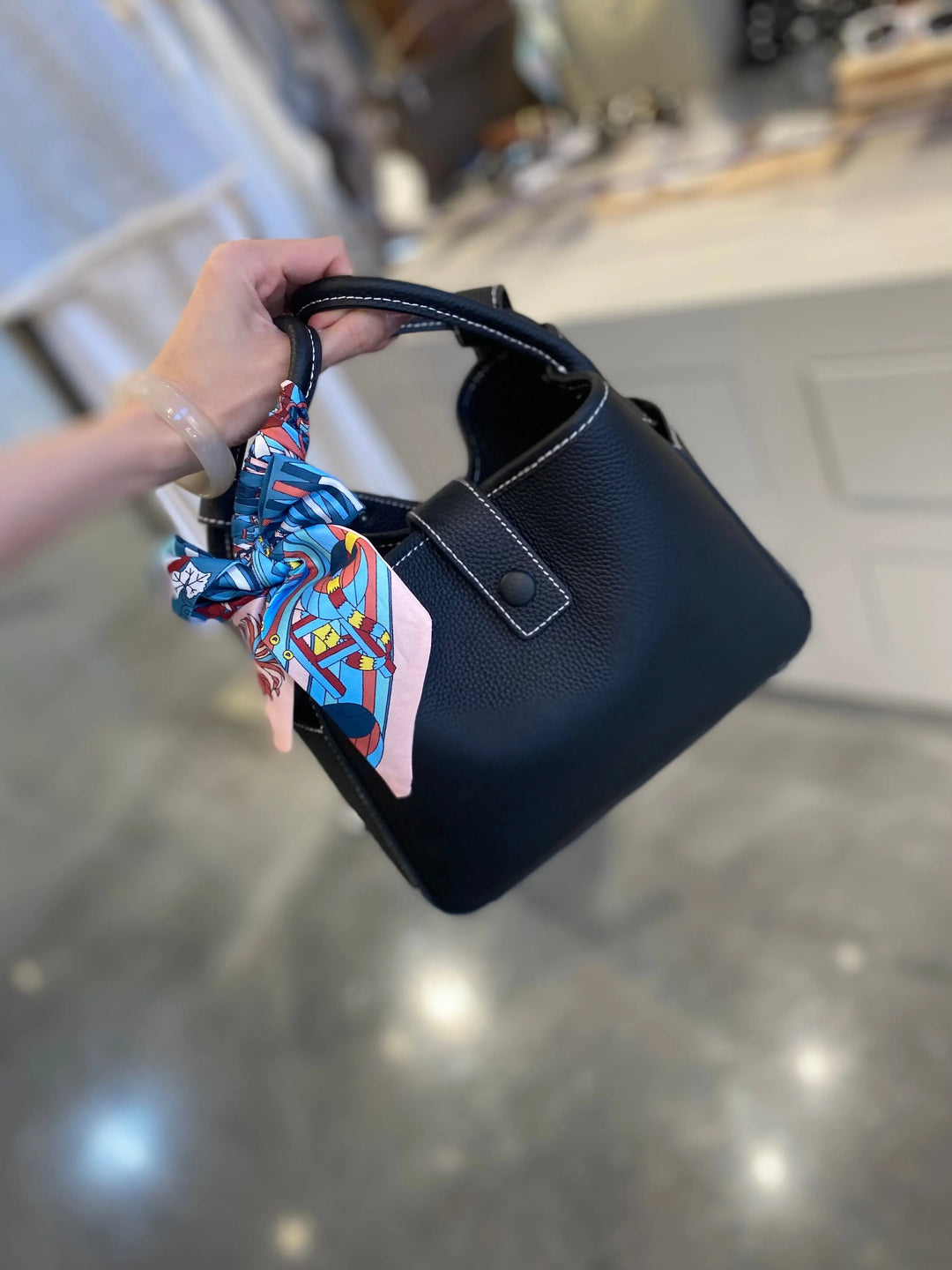 An image of a   9546 Genuine Leather Bucket Shoulder Bag by  Mirra Masa