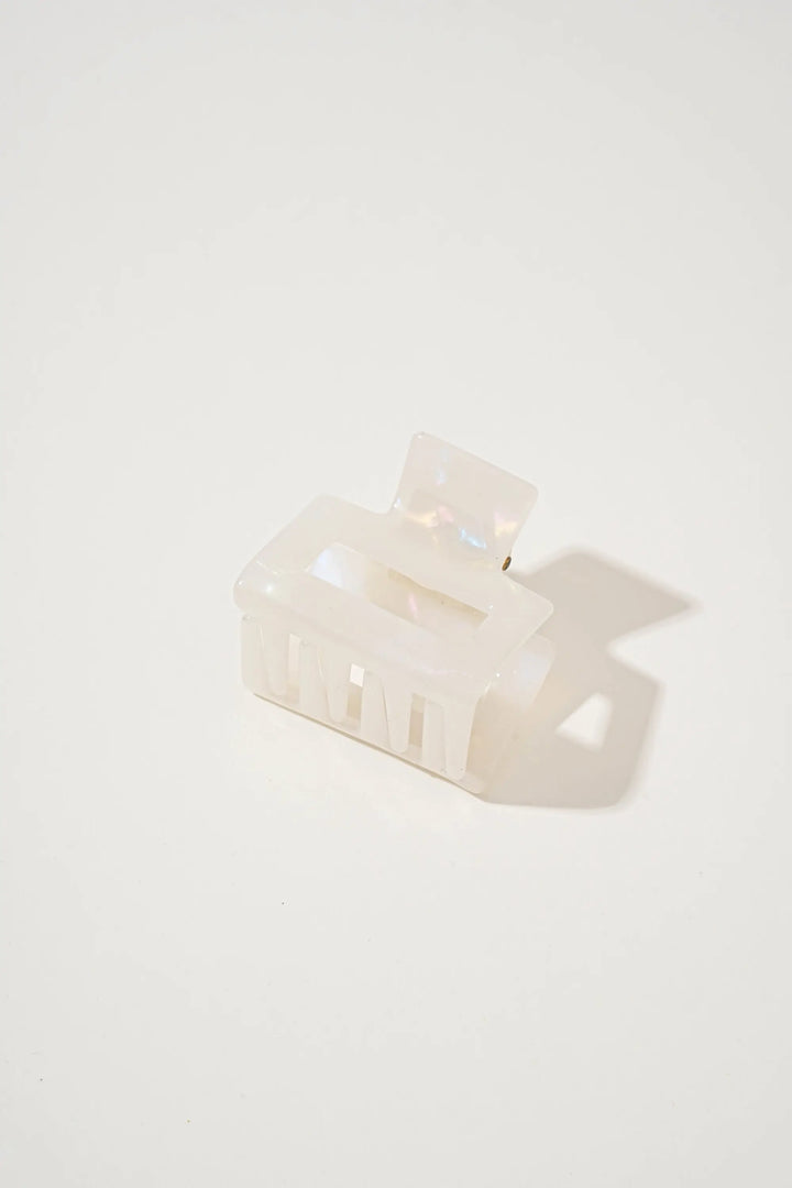 An image of a   Glossy Marbled Geo Claw by  Mirra Masa
