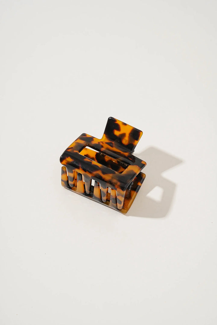 An image of a   Glossy Marbled Geo Claw by  Mirra Masa