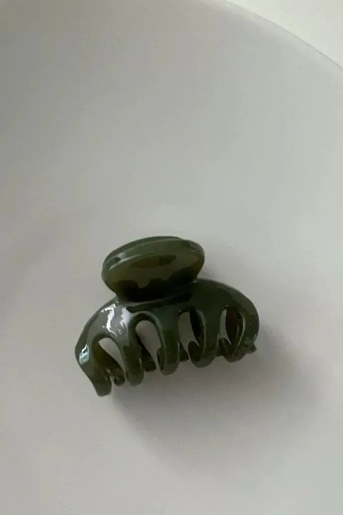 An image of a   Slim Arch Hair Claw Small by  Mirra Masa