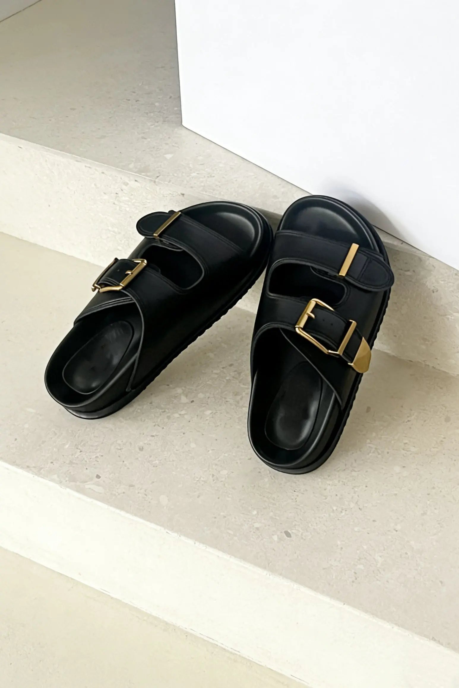 Essential Women's Shoes | Timeless Footwear | Mirra Masa